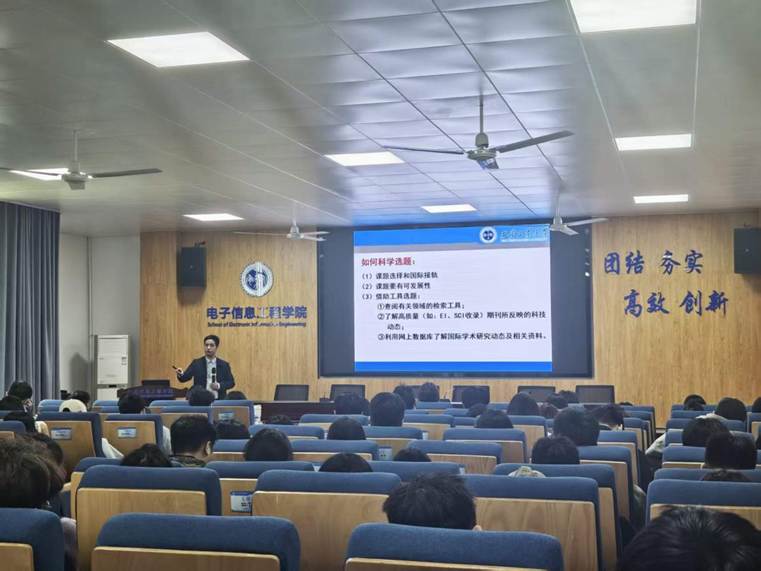 12b3eb50d2e44653af18ce8f53badaed