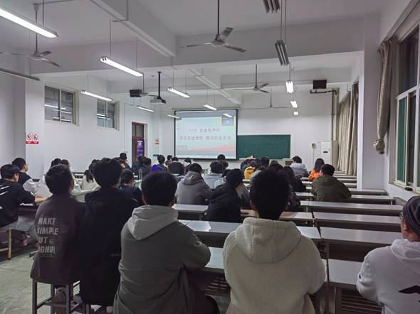 说明: D:\desktop\evo真人
-观看防火安全防范应急培训照片\微信图片_20211117210057.jpg